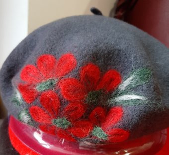 Basc Gri lână cu floare 