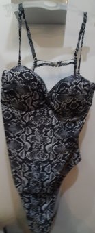 Costum baie negru cu alb dintr o piesa