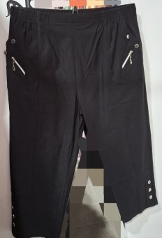 Pantaloni Negri trei sferturi pe elastic 