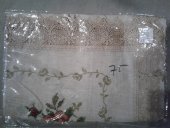 Fata de masa mare pe crem